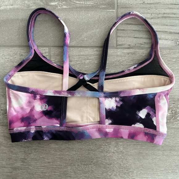 Lululemon sports bra size 4 - Picture 2 of 3